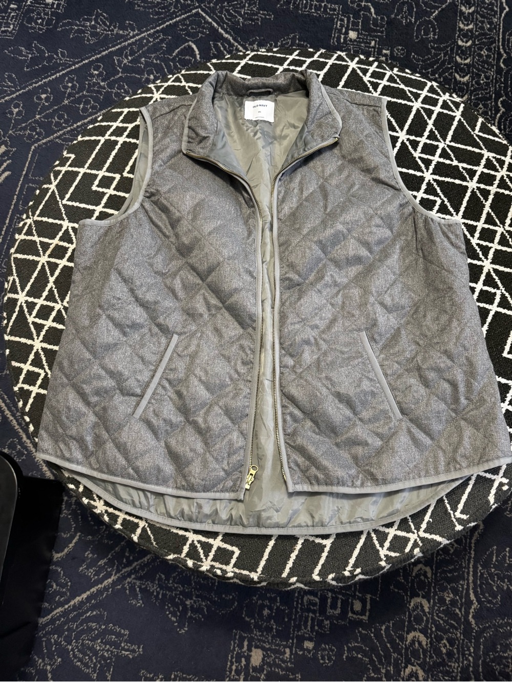 Old Navy Gray Quilted Vest XXL Lightweight Like New EUC